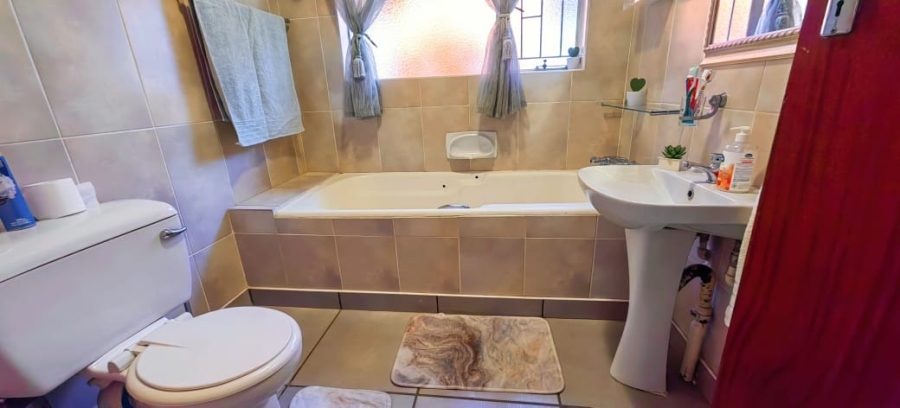 3 Bedroom Property for Sale in Miederpark North West